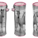 TOLLTARTÓ.  - LÁNY.      HORSES. 21x7